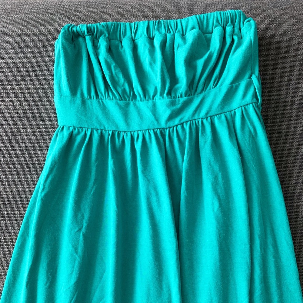 Turquoise strapless dress